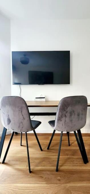 New & Serene 1-Bedroom Apart Near #Ladefenseparis #Parking&Fibre Suresnes Esterno foto