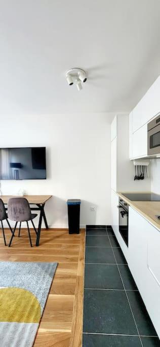New & Serene 1-Bedroom Apart Near #Ladefenseparis #Parking&Fibre Suresnes Esterno foto