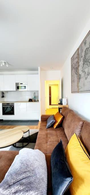 New & Serene 1-Bedroom Apart Near #Ladefenseparis #Parking&Fibre Suresnes Esterno foto